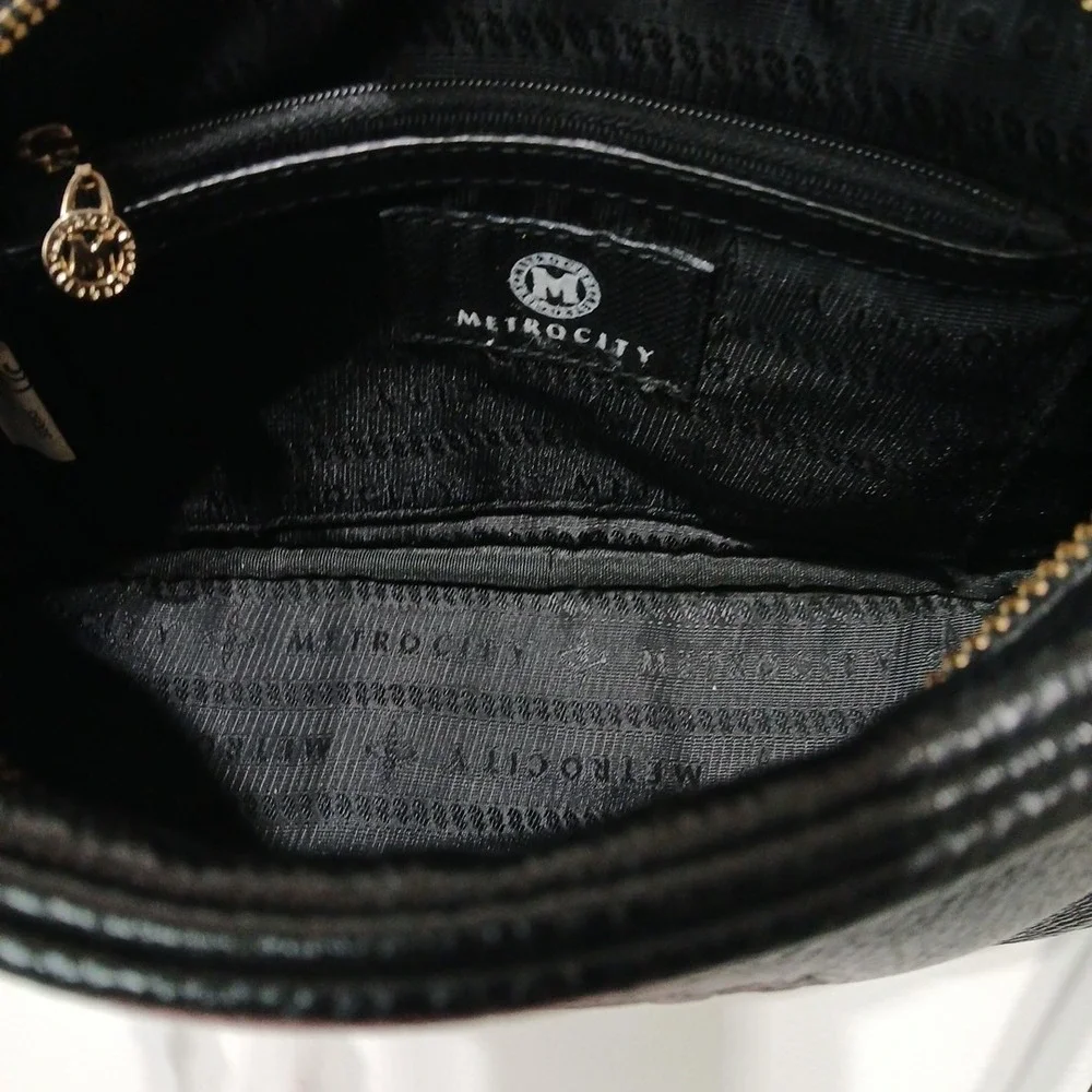 Metrocity Black Pebbled Leather Camera Crossbody Bag ~ Soft Quality Leather